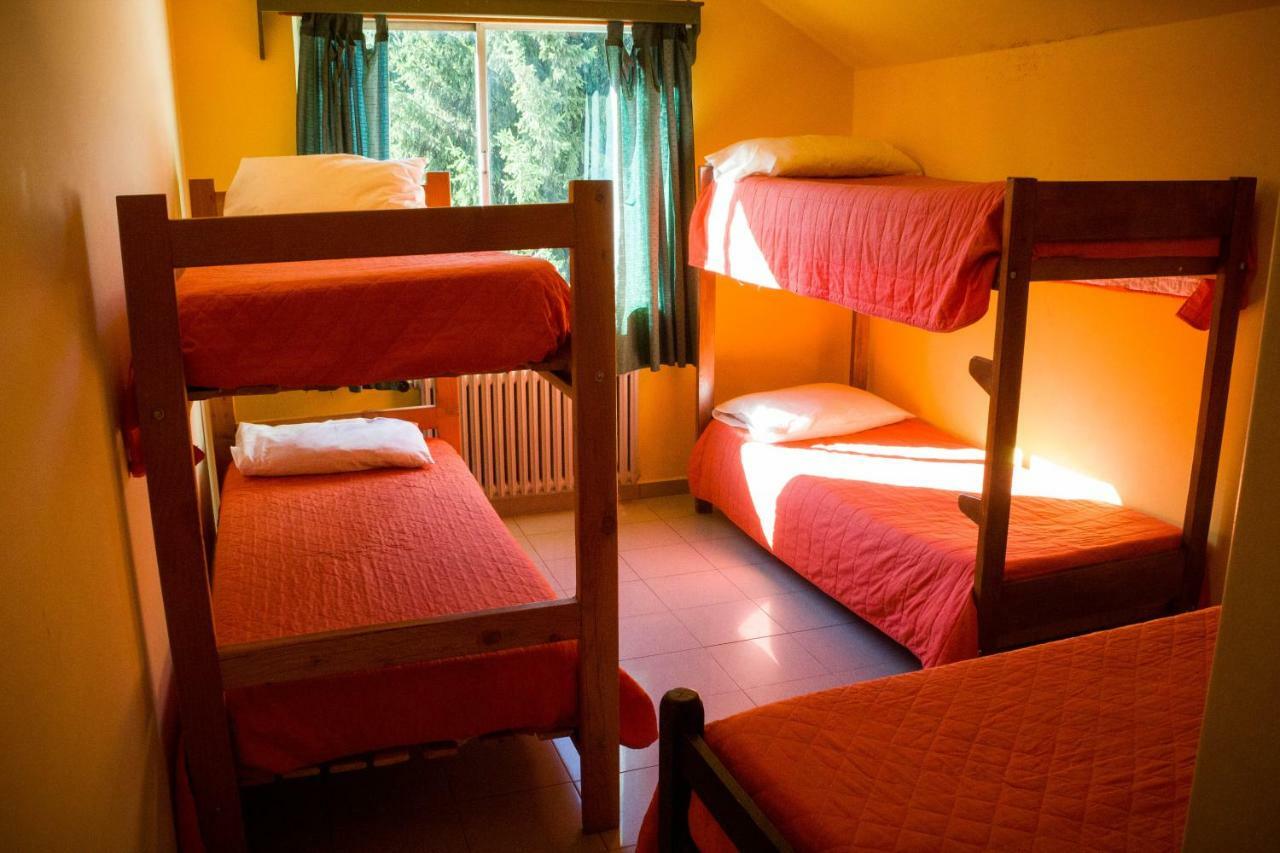 Hostel De La Plaza Amalia Сан Карлос де Барилоче Екстериор снимка