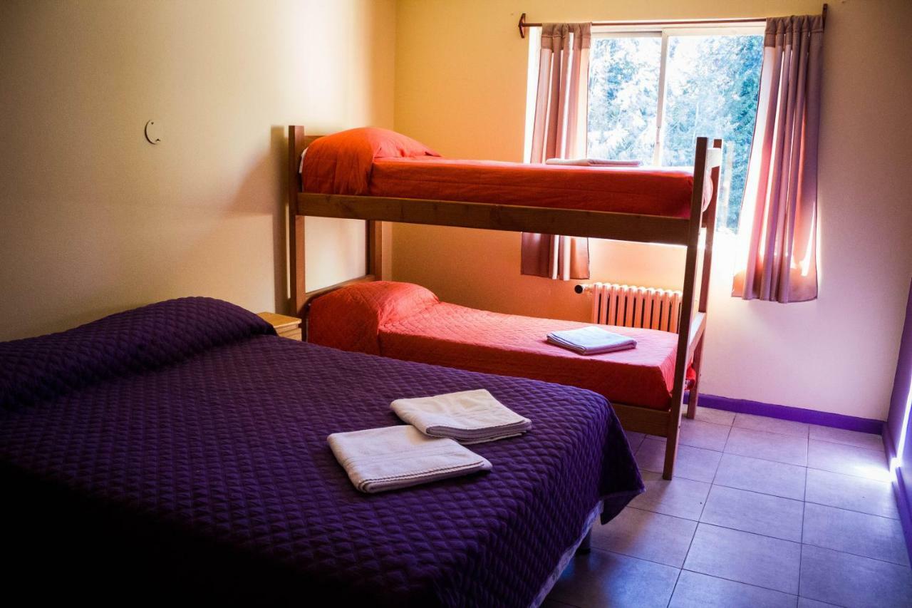 Hostel De La Plaza Amalia Сан Карлос де Барилоче Екстериор снимка