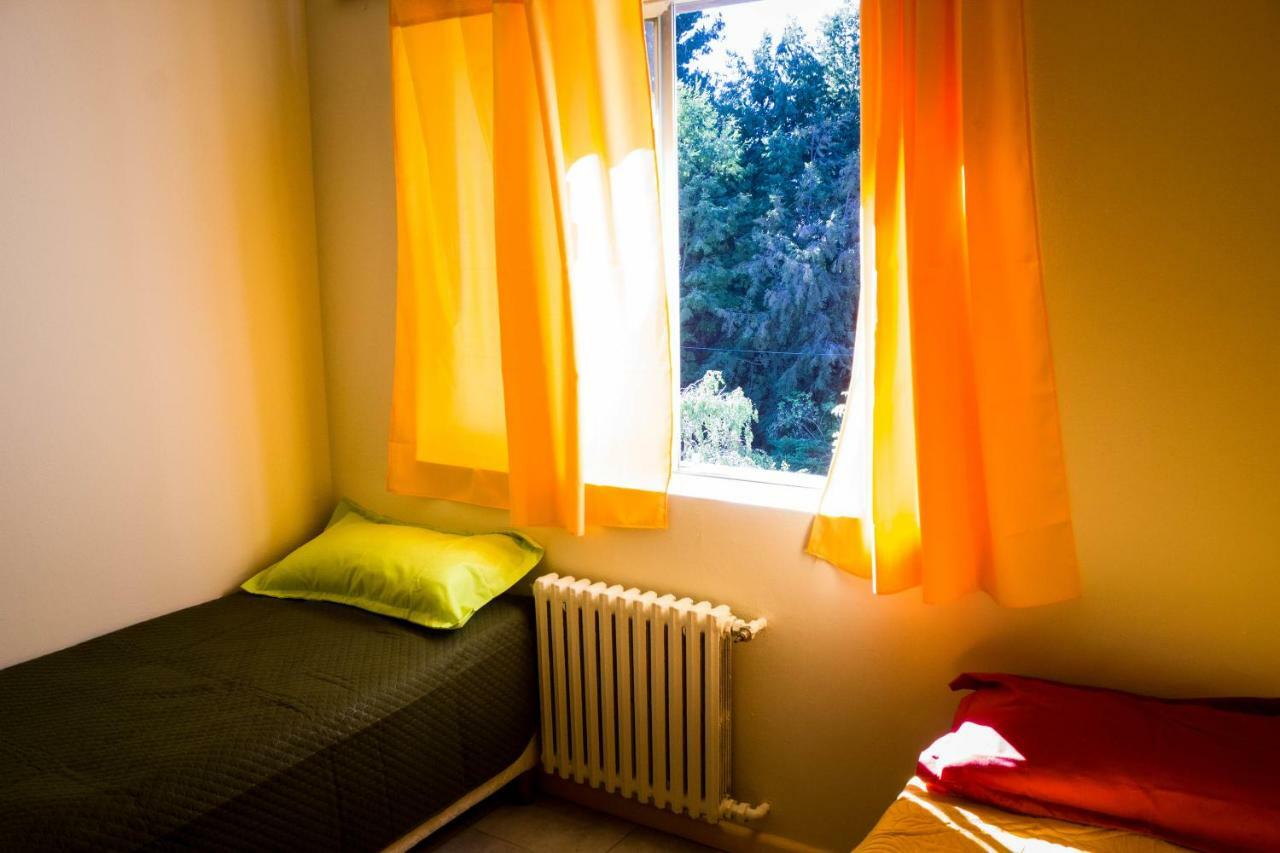 Hostel De La Plaza Amalia Сан Карлос де Барилоче Екстериор снимка