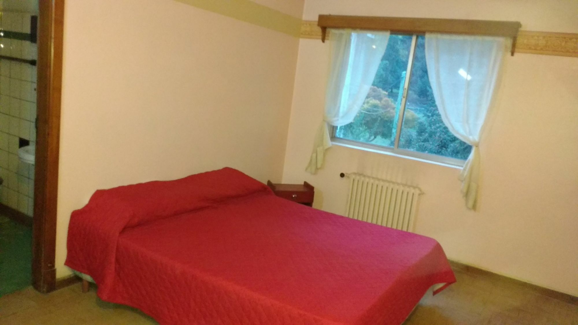 Hostel De La Plaza Amalia Сан Карлос де Барилоче Екстериор снимка